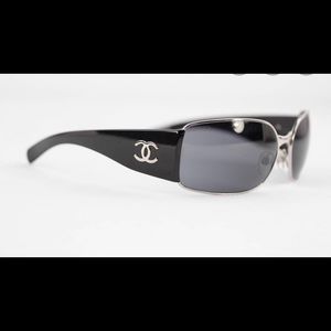 AUTHENTIC  CHANEL SUNGLASSES Black & Silver Frame 4115